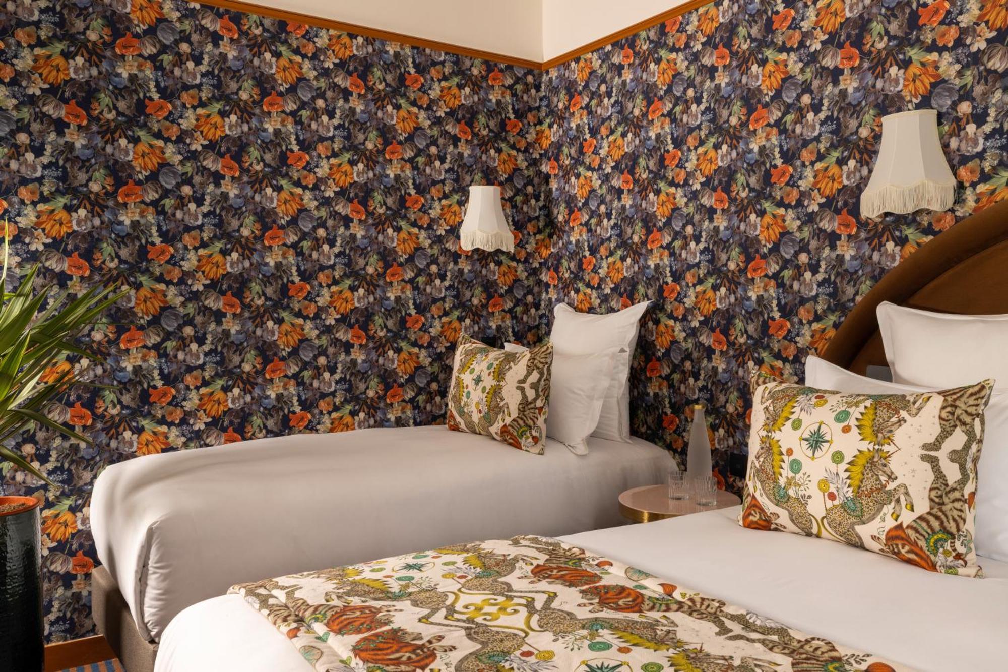 Hotel Ginette A La Folie & Spa Paris Exterior foto